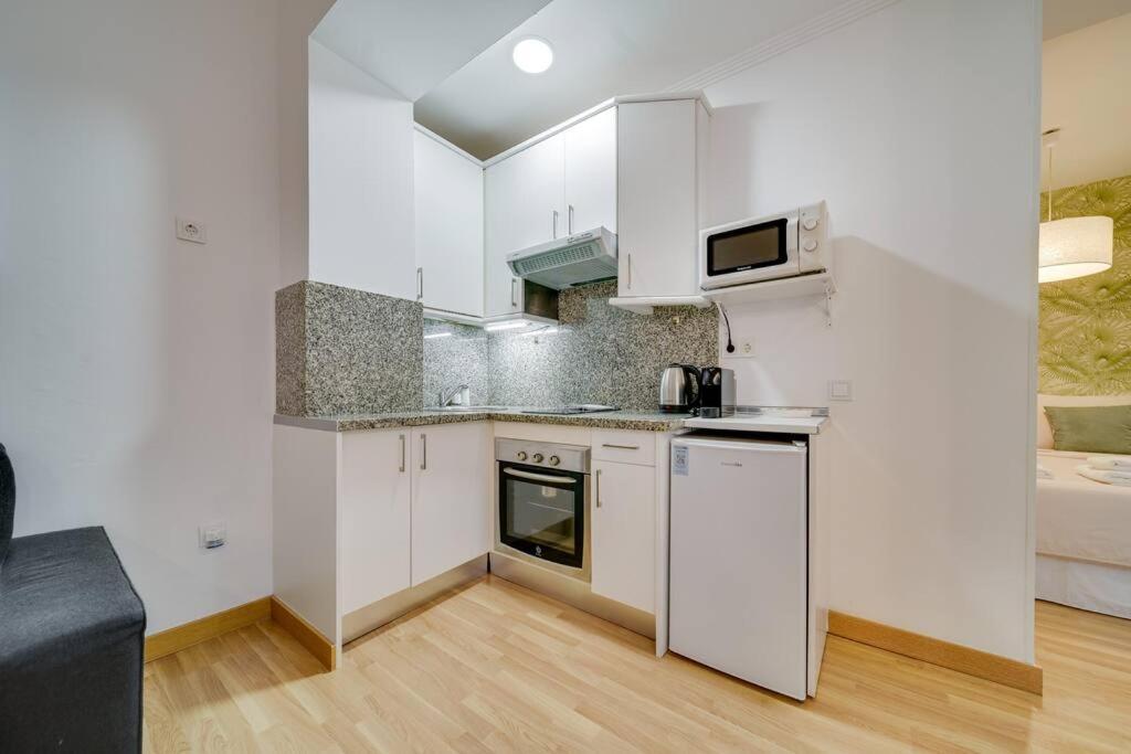 מאלגה Encantador Apartamento Con Patio מראה חיצוני תמונה