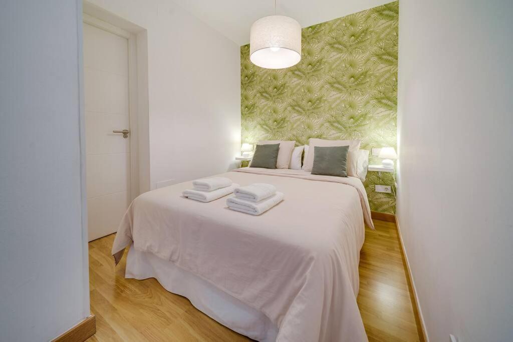 מאלגה Encantador Apartamento Con Patio מראה חיצוני תמונה