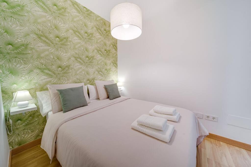 מאלגה Encantador Apartamento Con Patio מראה חיצוני תמונה