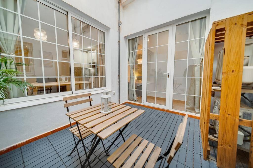 מאלגה Encantador Apartamento Con Patio מראה חיצוני תמונה